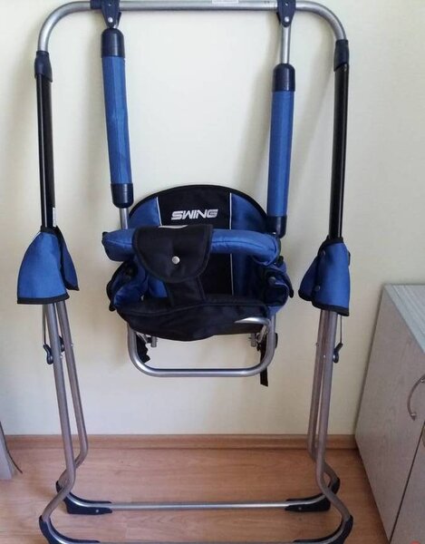 Ofer un leagan pentru copii robust si confortabil